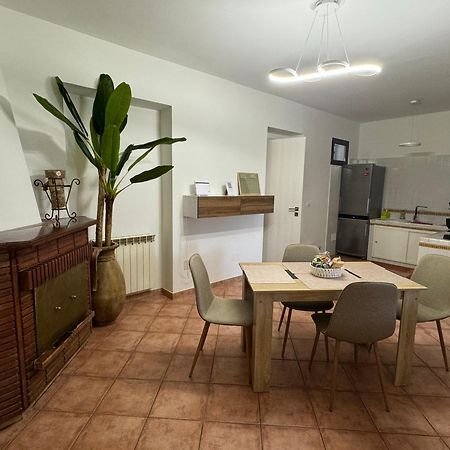 Anna House Apartment Фиумичино Екстериор снимка